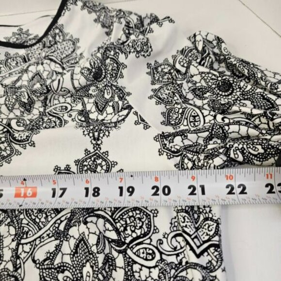 Chico's White Black Floral Printed Blouse Women Long Bell Sleeve Top Size 3 - Picture 10 of 11
